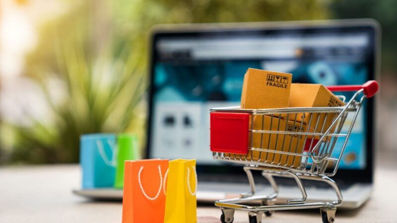 How to stay safe whilst online shopping